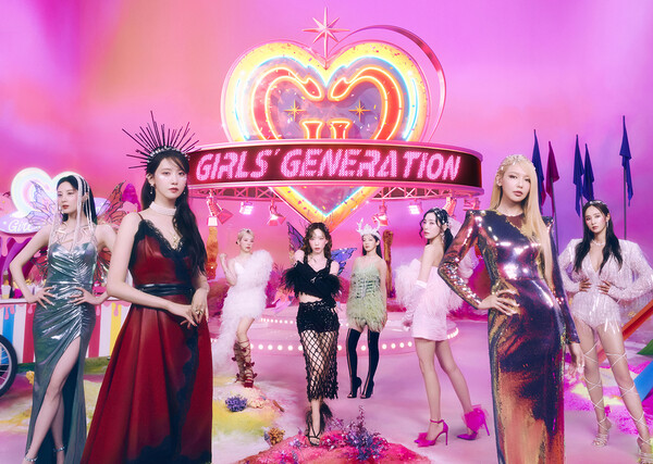 ▲ 소녀시대 7집 '포에버 원' 커버 이미지. 제공|SM엔터테인먼트