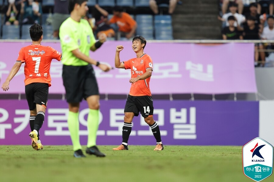 ▲ 윤빛가람(제주유나이티드)이 멀티골을 터뜨리며 팀의 대승을 이끌었다. ⓒ한국프로축구연맹