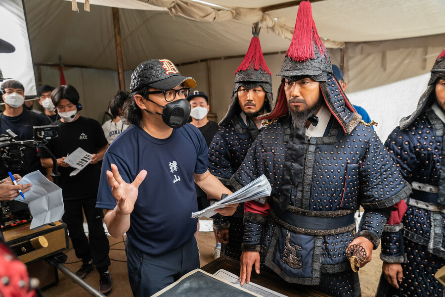 ▲ 영화 '한산:용의 출현' 디렉팅 스틸. 제공|롯데엔터테인먼트