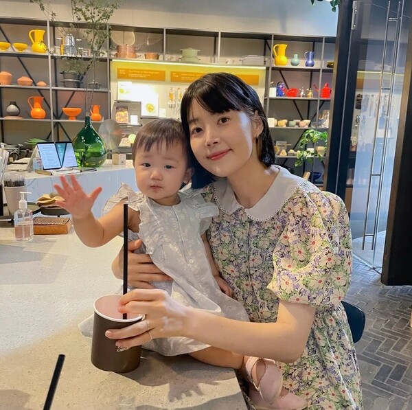 ▲ 한지혜와 딸 윤슬 양. 출처|한지혜 인스타그램