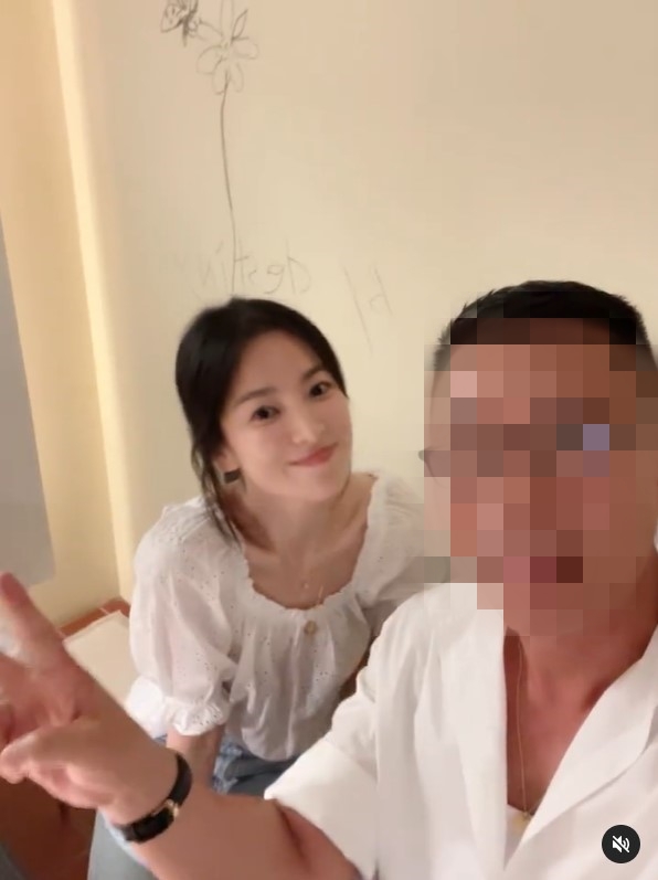 ▲ 배우 송혜교, 헤어 스타일리스트. 출처| 송혜교 인스타그램