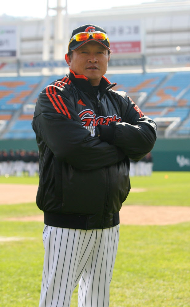 ▲ 롯데 박흥식 2군 타격코치.