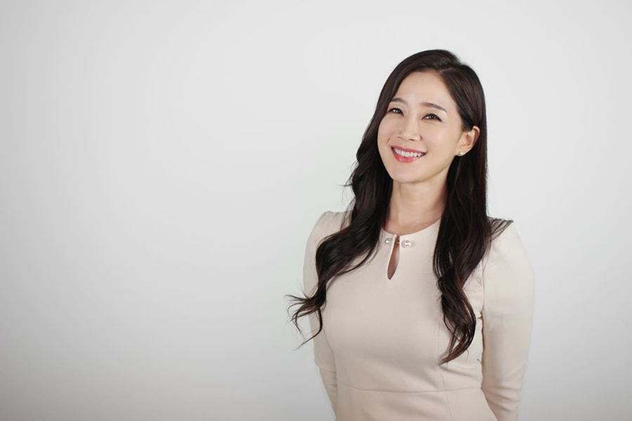 '서프라이즈 여신' 배우 김하영, 27일 챔피언스 필드에서 시구