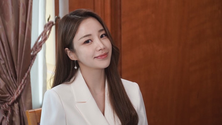 윤진이, 4살 연상 금융인과 10월22일 결혼…1년 열애 결실