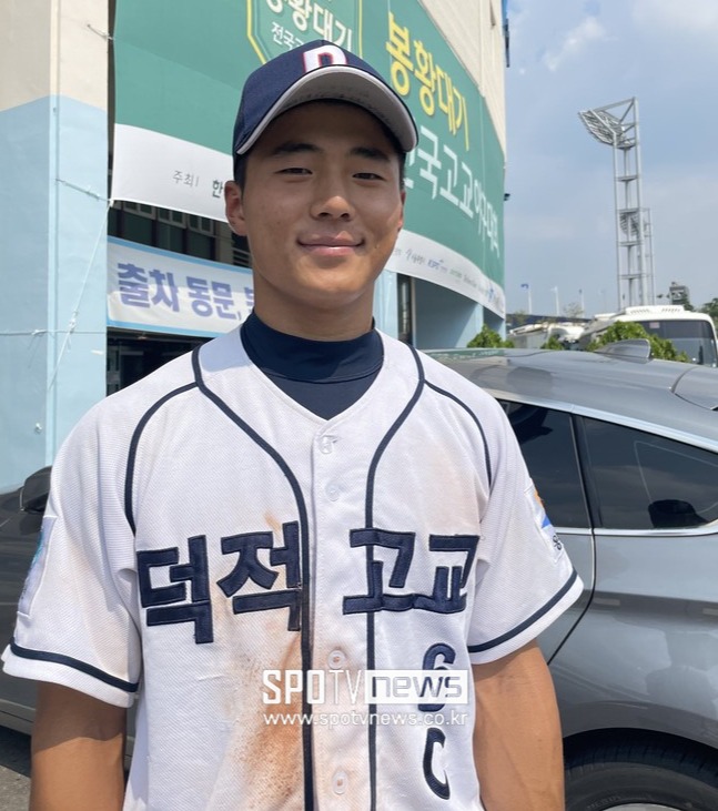▲덕적고 주장 최민호가 26일 목동구장에서 열린 봉황대기 인천고전을 마치고 인터뷰에 응하고 있다. ⓒ목동, 최민우 기자