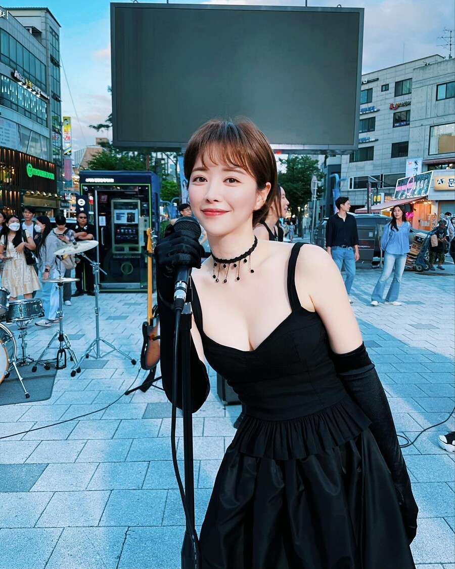 홍수아, 우윳빛깔 백설공주가 여기있네…스타일 확 바꾸니 '빛이 난다'
