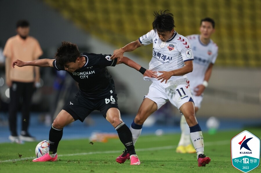▲ 이승우는 성남FC전에서 놀라운 오른발 감아차기로 골망을 흔들었다. ⓒ한국프로축구연맹