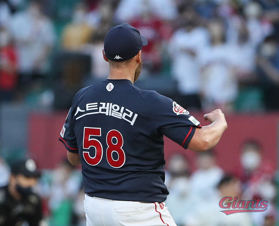 롯데 ‘제로퀵 참사’가 잊히네… 안구정화 투구, 롯데는 내년 외국인 라인업 벌써 확정?