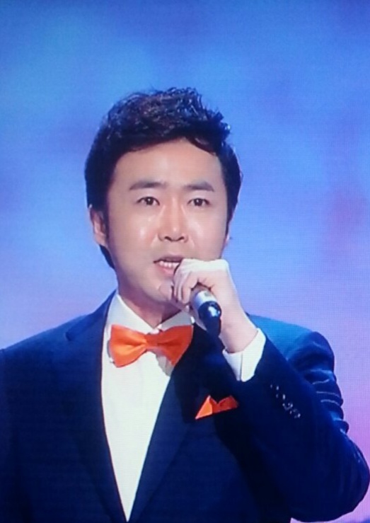 홍준보, 루체엔터테인먼트와 전속계약…"가수와 배우, 두 길을 힘차게 가고 싶다"