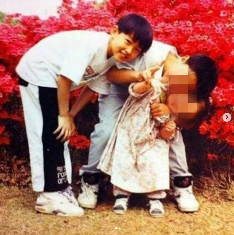 ▲ 배우 송중기, 형, 여동생. 출처| 송중기 인스타그램