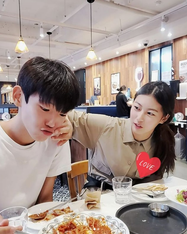 ▲ 배우 박연수 아들 송지욱, 딸 송지아. 출처| 박연수 인스타그램