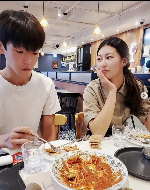 ▲ 배우 박연수 아들 송지욱, 딸 송지아. 출처| 박연수 인스타그램