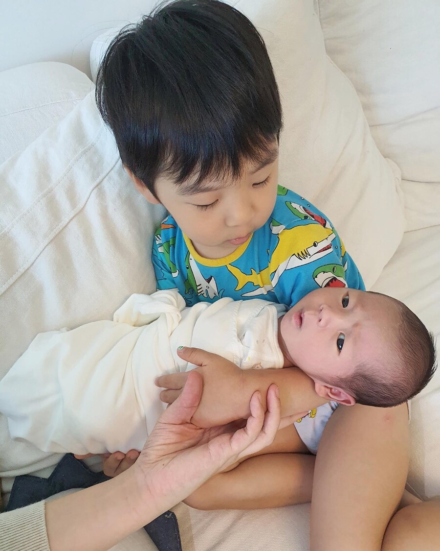 '♥이필모' 서수연, 두 아들 드디어 상봉…형아美 철철 귀요미