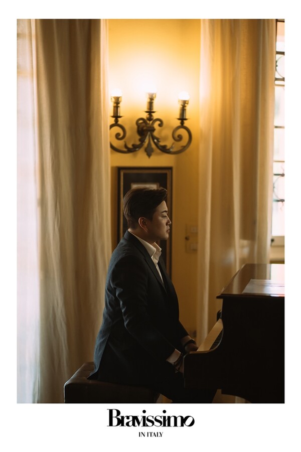 김호중 화보집 '브라비시모 인 이탈리아' 2차 판매 시작