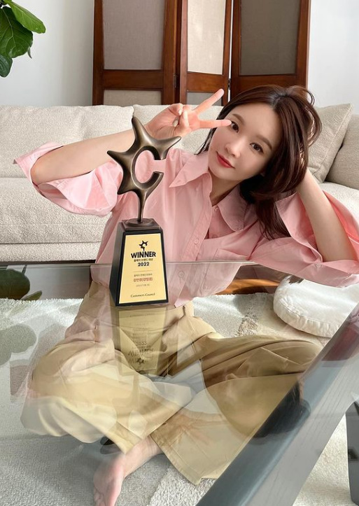 '유낳괴' 강민경, 트로피 받고 쪼개서 보낸다고 한 이유