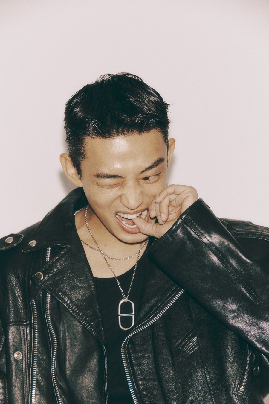 '서울대작전' 유아인 "송민호 연기 평가는 어불성설…신선한 바람 느꼈다"[인터뷰①]