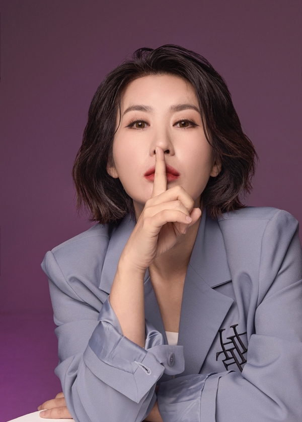 ▲ 고혹적인 매력을 엿볼 수 있는 풍금의 새 프로필. 제공|토탈셋