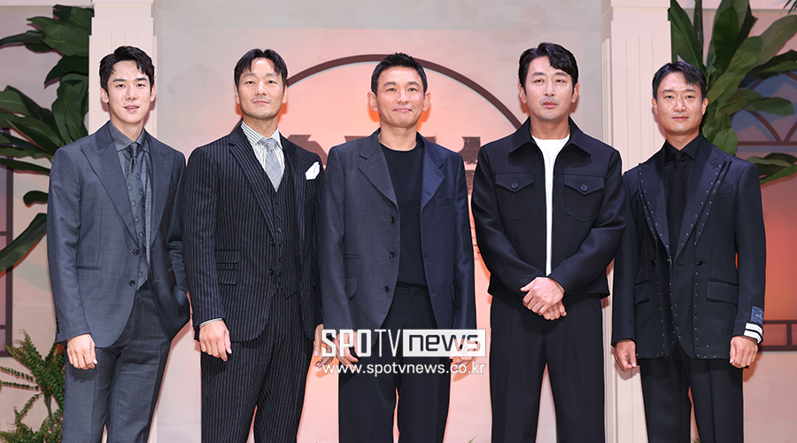 ▲ 유연석 박해수 황정민 하정우 조우진 ⓒ곽혜미