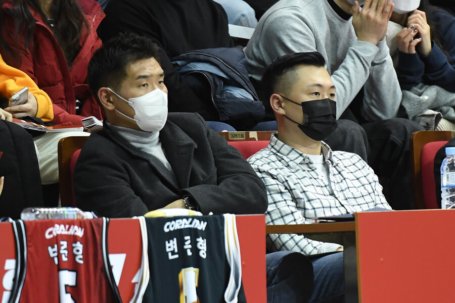 ▲ 조상현 감독, 김동우 코치 ⓒKBL