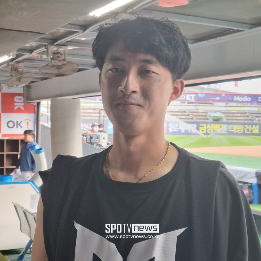 ▲ 인터뷰 중인 NC 다이노스 노진혁. ⓒ수원, 박정현 기자