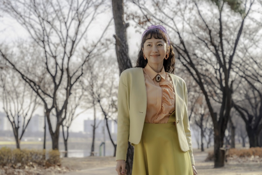 '인생은 아름다워' 염정아 "이정재 에미상 축하, 우리 영화도 응원해 주실 듯"