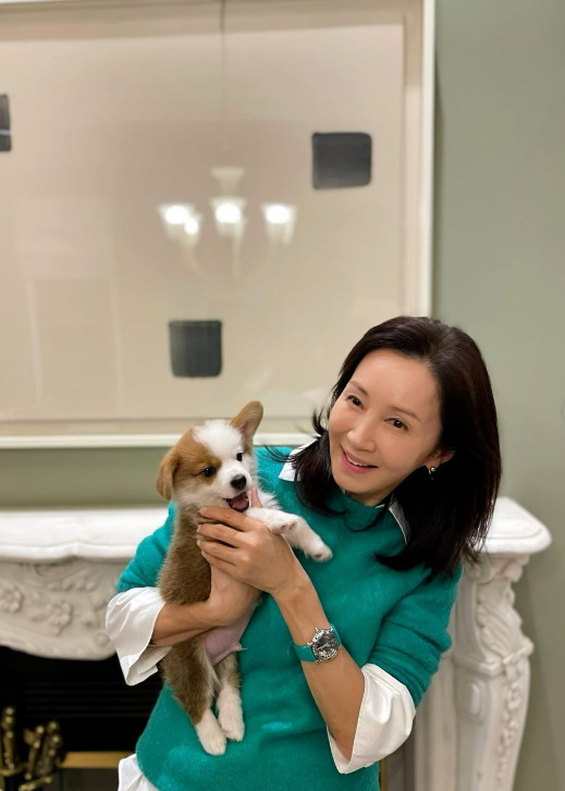 전인화, 늦둥이 막내 생겼나…"너를 어쩜 좋아" 애정 가득