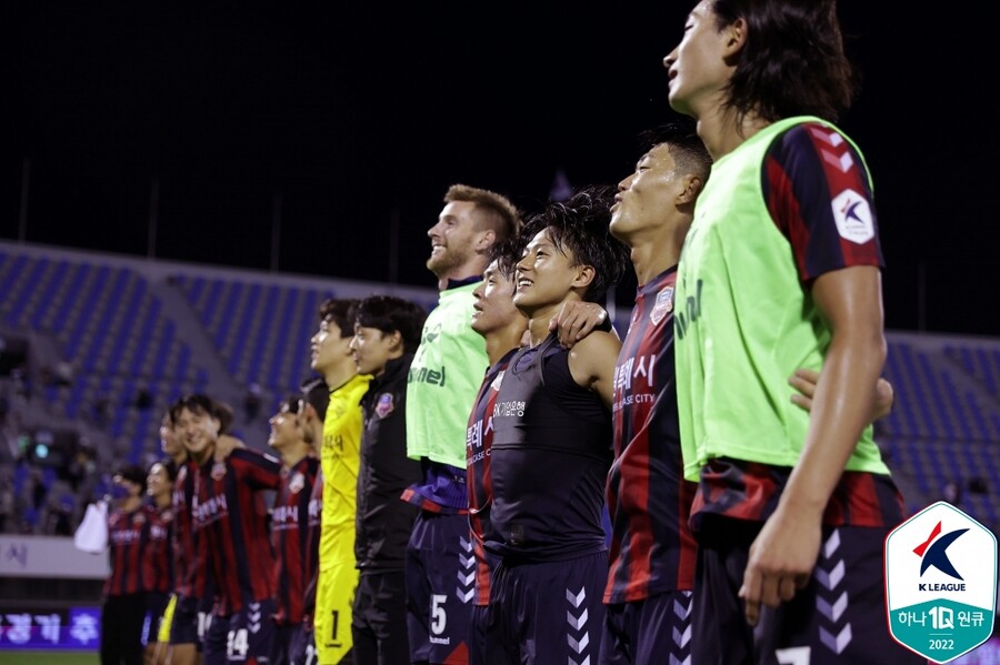 ▲ 의심을 확신으로 뒤바꾼 이승우. 수원FC 공격 핵심으로 자리 잡았다. ⓒ한국프로축구연맹