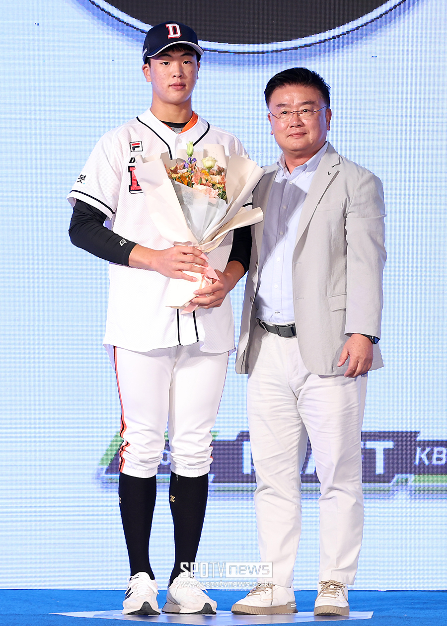 [2023 신인드래프트] '두산 1R' 190㎝ 우완 최준호 "니퍼트처럼 레전드 되고 싶어"