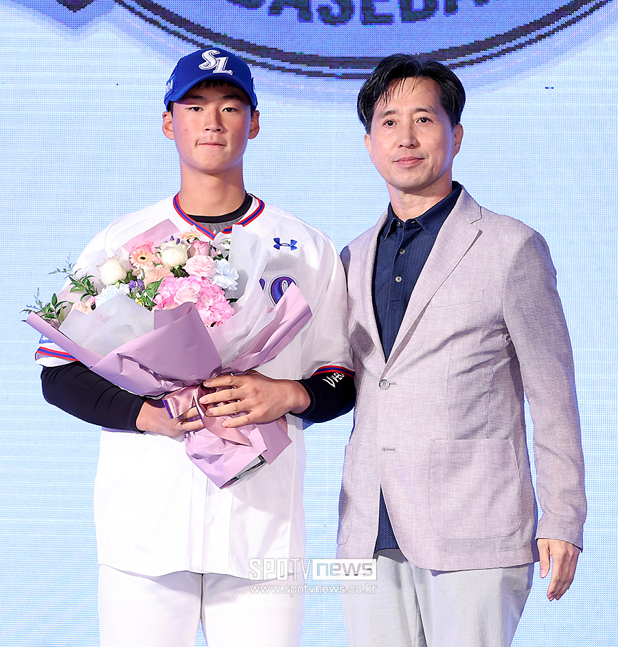 ▲ 인천고 이호성 삼성 홍준학 단장 ⓒ곽혜미 기자