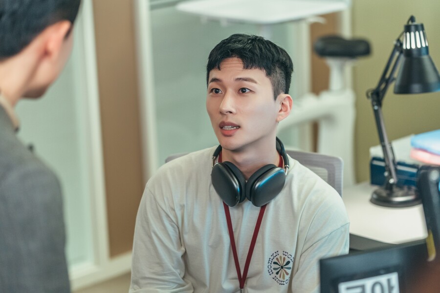 '유니콘' 김대건, 천재 개발자로 첫 등장…신하균 조력자 될까