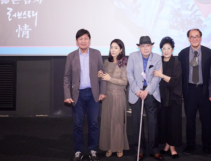 ▲ 15일 배창호 감독 특별전 개막식에 참석한 안성기(사진 맨 왼쪽). 제공|스튜디오보난자, 미로비전