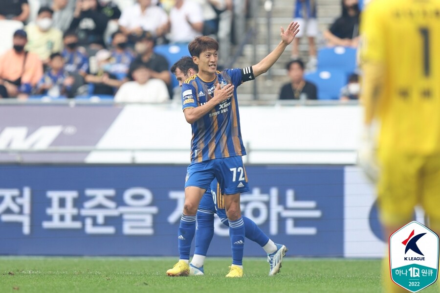 ▲ 울산의 두 번째 득점을 터트린 이청용. ⓒ한국프로축구연맹