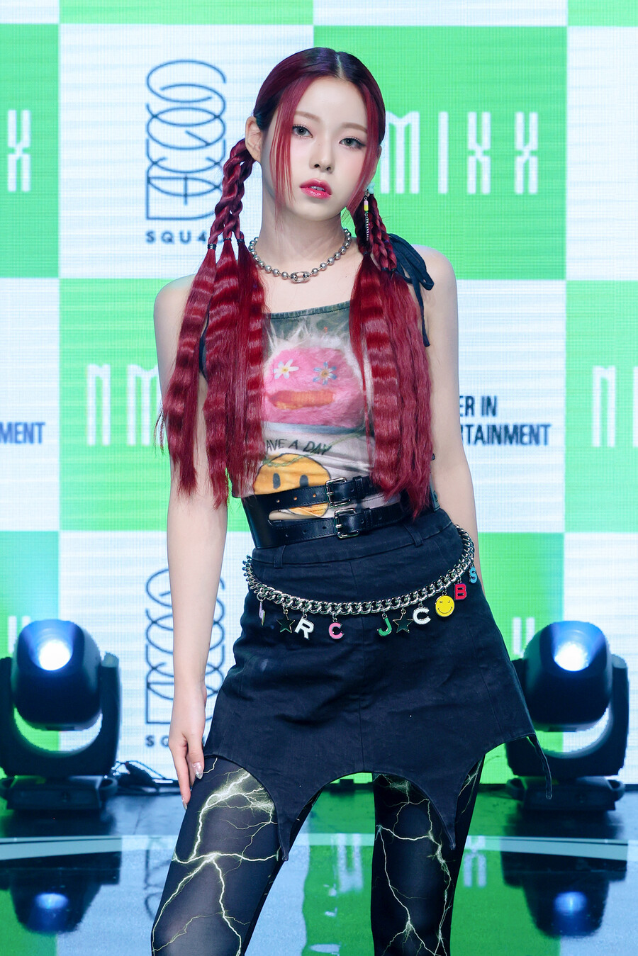 "다섯 번 들으면 중독될 것"…엔믹스, 걸그룹 명가 JYP 자존심 지킬 '다이스' [종합] 