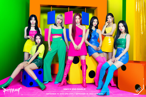 엔믹스 "'걸그룹 명가' JYP 데뷔 영광…선배님들처럼 멋진 그룹 될 것"