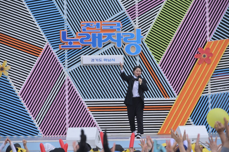'일요일의 막내딸' 김신영 "'전국노래자랑', 제가 사는 그날까지 해보겠다"[종합]