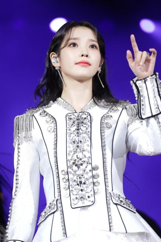 아이유 괴롭힌 '개방성 이관증', 탈수 때문이었다…"더위에 어려움 겪어"