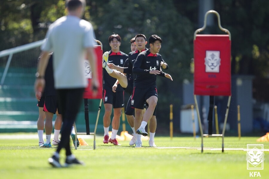 ▲ 손흥민-김민재가 축구대표팀 분위기를 주도하고 있다. ⓒ대한축구협회