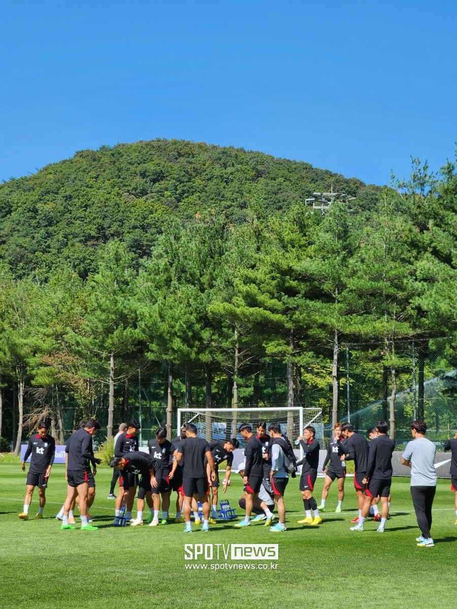 ▲ 완전체 훈련에 나선 축구대표팀
