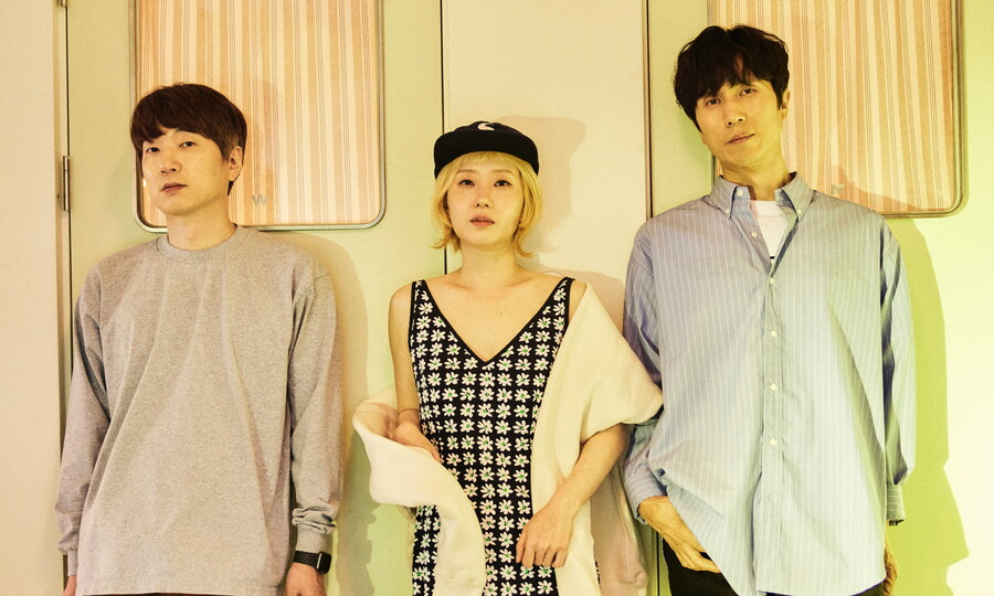 '韓 모던록 대표' 허클베리핀이 부르는 위로의 노래…'더 라이트 오브 레인'