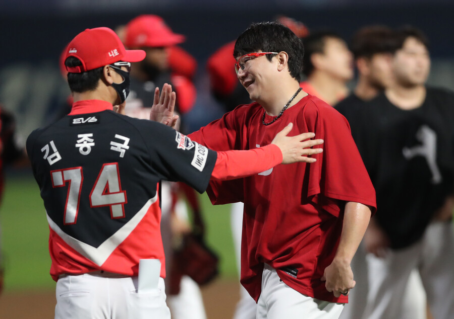 ▲ 김종국 KIA 타이거즈 감독(왼쪽) ⓒ 연합뉴스