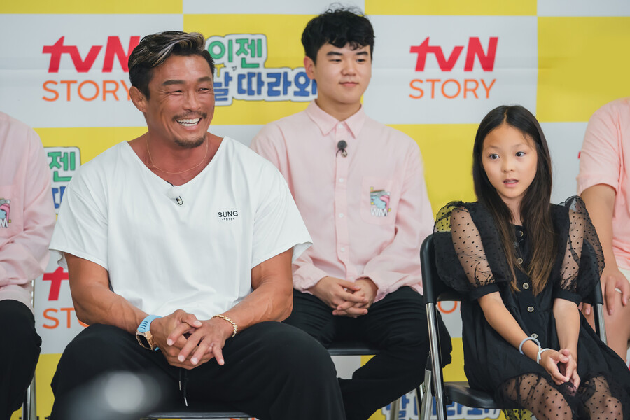 ▲ tvN 스토리 예능 프로그램 '이젠 날 따라와' 추성훈, 추사랑 부녀. 제공| tvN 스토리
