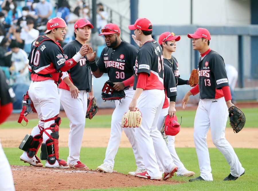 ▲ 어려운 고비를 넘기고 자력 5위 확정의 수를 되찾은 KIA ⓒ연합뉴스
