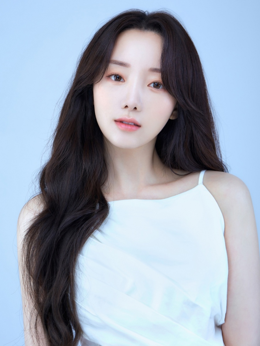 러블리즈 케이, 9개월 만에 김준수 떠난다 "전속계약 해지"[전문]