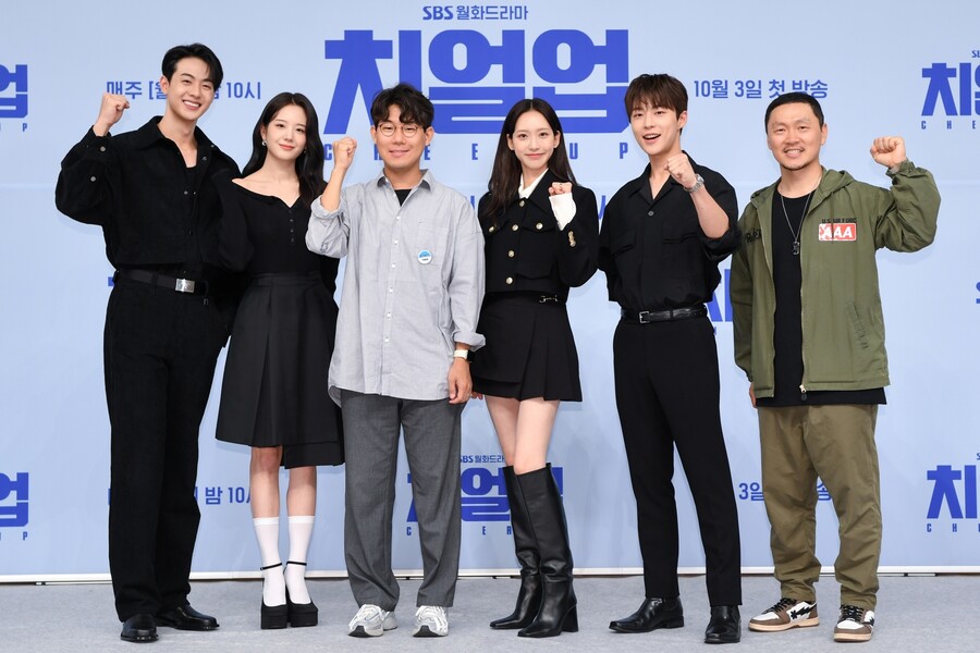 ▲ 김현진, 장규리, 한태섭 PD, 한지현, 배인혁, 양동근(왼쪽부터). 제공| SBS