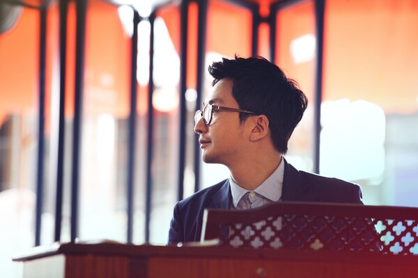 ▲ 10월 13일 1살 연하와 결혼하는 에코브릿지. 제공|누플레이