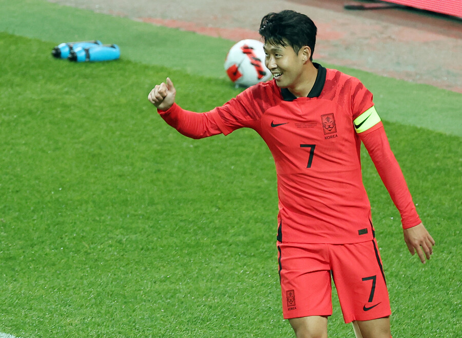 ‘손흥민 선제골’ 한국, 카메룬에 1-0 리드(전반 진행 중)