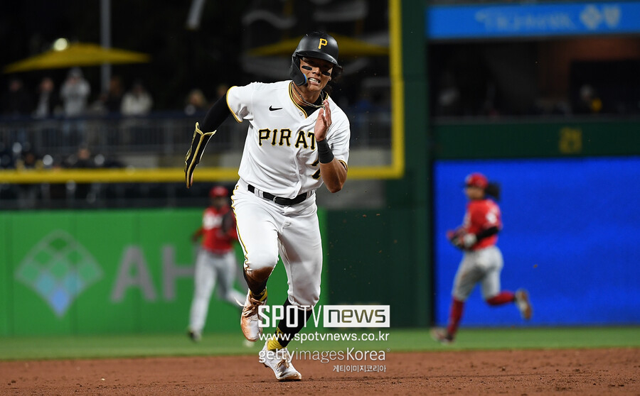 [배지환 게임노트] '美 중계진 매료' 배지환, 호수비·2루타·단타·사구 맹활약…PIT 4-1 승