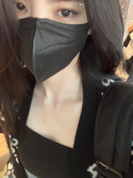한소희, 문신 다 지우더니 눈썹 피어싱…비주얼 파격 美쳤네
