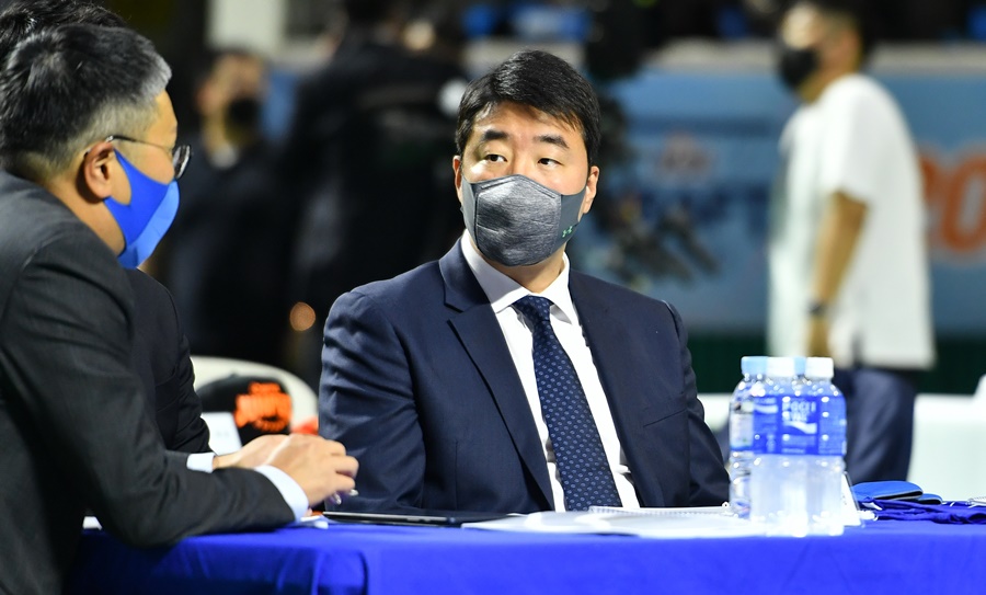▲ 서울 삼성 은희석 감독(오른쪽) ⓒ KBL