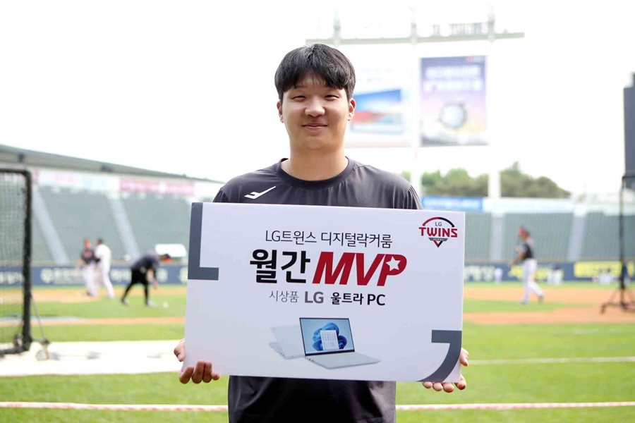 ▲ LG 트윈스 팬이 선정한 9월 MVP 문보경. ⓒLG 트윈스